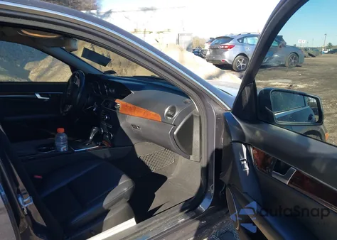 2013 Mercedes-Benz C 300 Luxury 4Matic from USA, damaged, VIN WDDGF8AB6DR276718